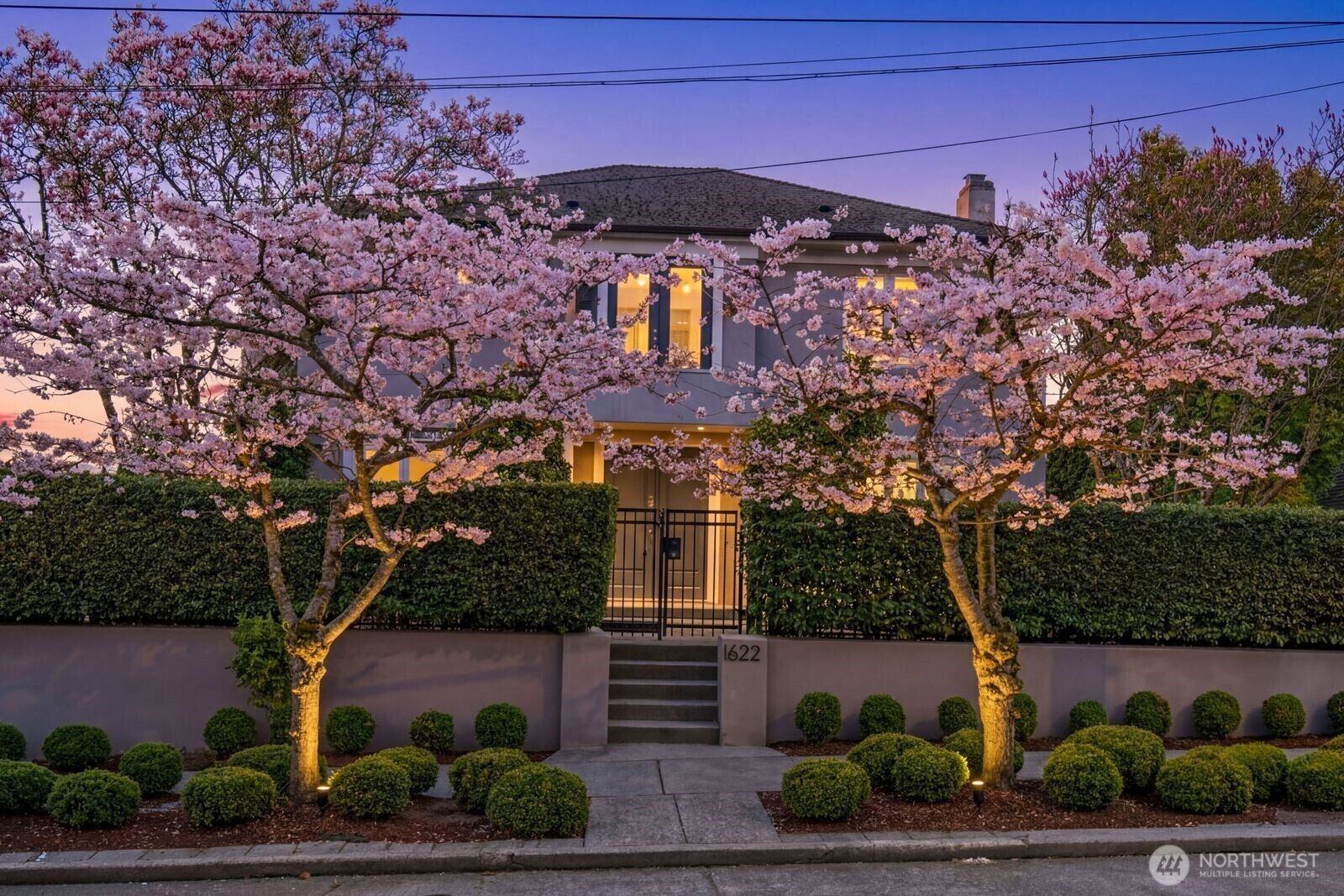 Property Photo: 1622 5th Avenue N WA 98109