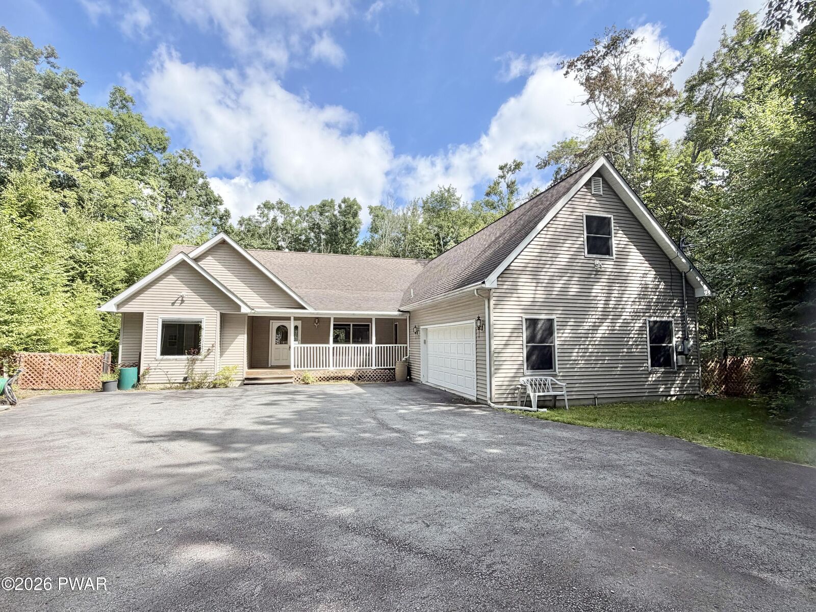 Property Photo:  809 Maple Leaf Court  PA 18428 