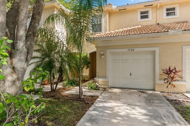 Property Photo:  1522 Westchester Avenue  FL 33414 