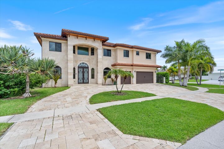 Property Photo:  301 Sandalwood Lane  FL 33487 