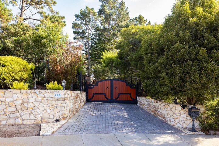 Property Photo:  400 Dry Creek Road  CA 93940 