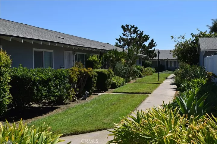 Property Photo:  2030 E Santa Clara D2  CA 92705 