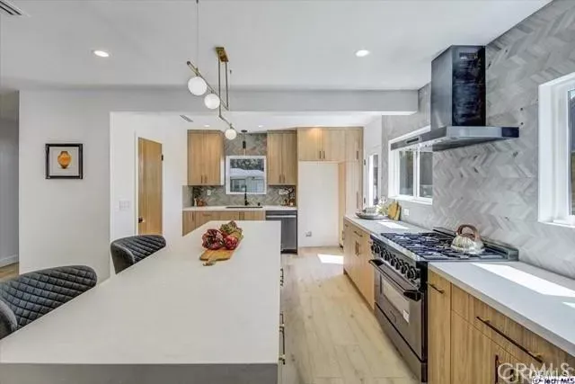 Property Photo:  10811 Floralita Avenue  CA 91040 