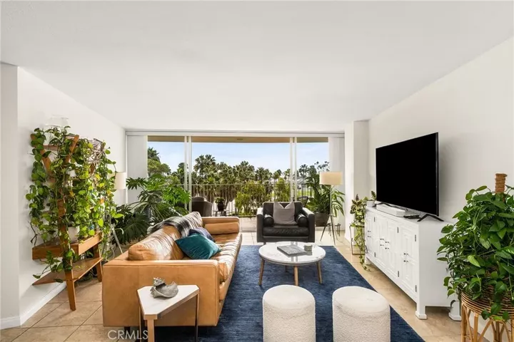 Property Photo:  700 E Ocean 706  CA 90802 