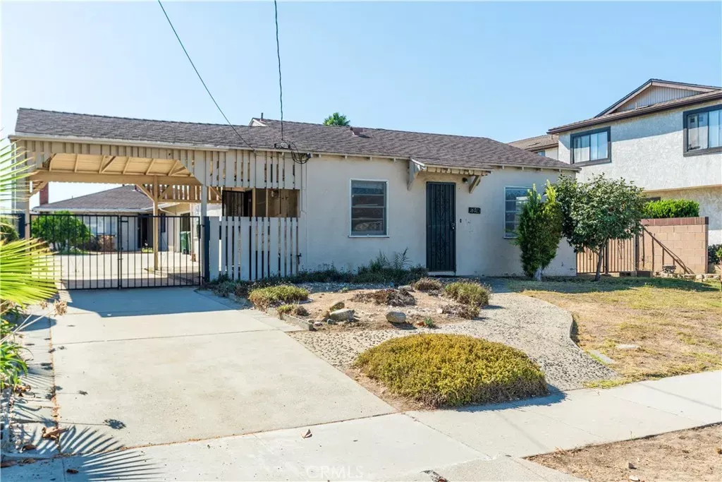 Property Photo:  16023 S Manhattan Place  CA 90247 