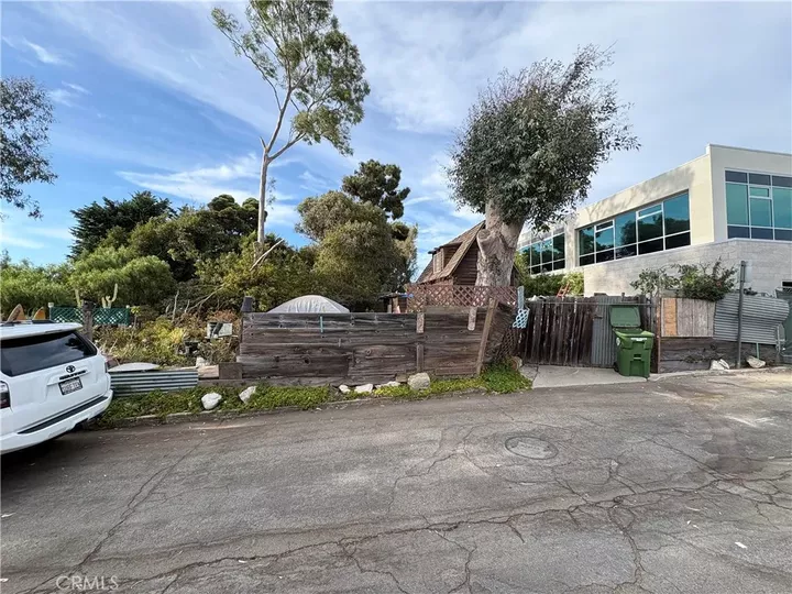 Property Photo:  1041 Boundary  CA 90266 