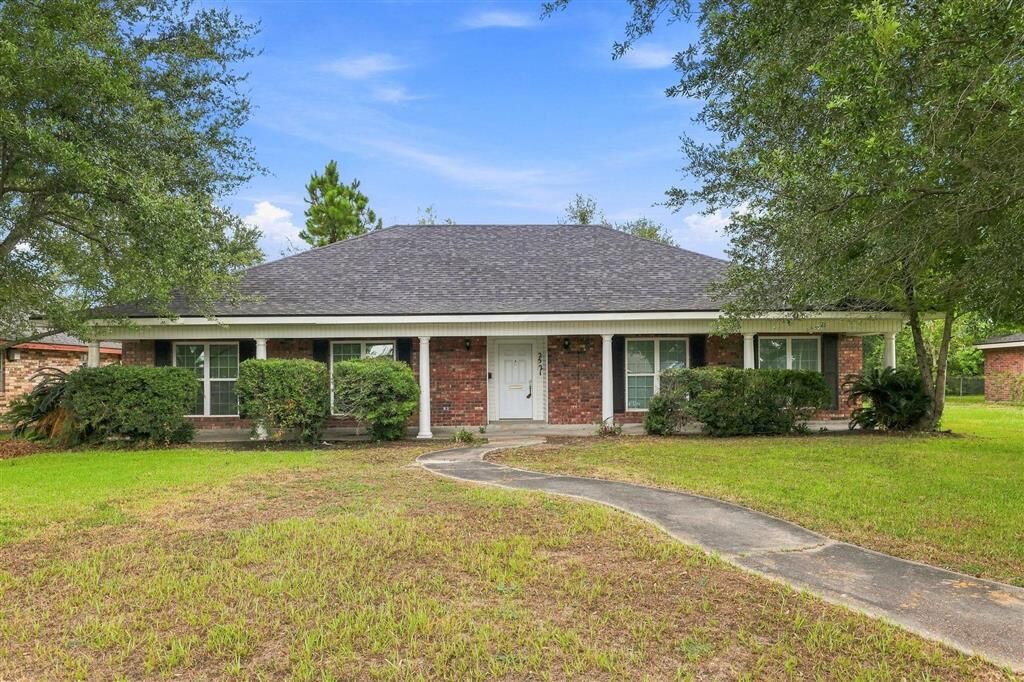 Property Photo:  2521 13th Street  LA 70601 