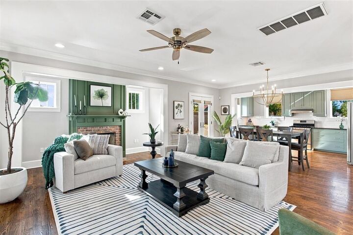 Property Photo: 1375 William Street LA 70601