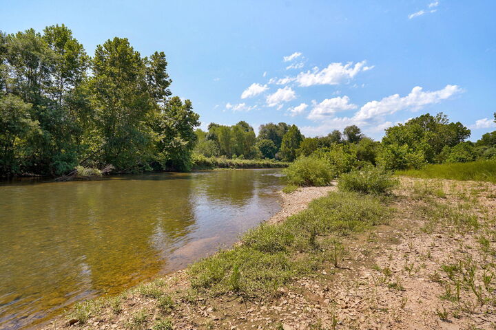 Property Photo:  1627 W Riverbluff Lane  MO 65714 