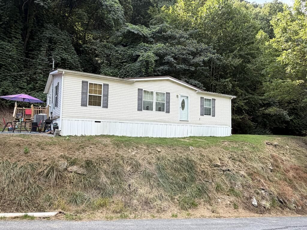 Property Photo:  1420 Poplar Grove Rd  VA 24631 