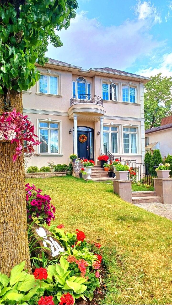 Property Photo: 24 Abitibi Avenue ON M2M 2V1