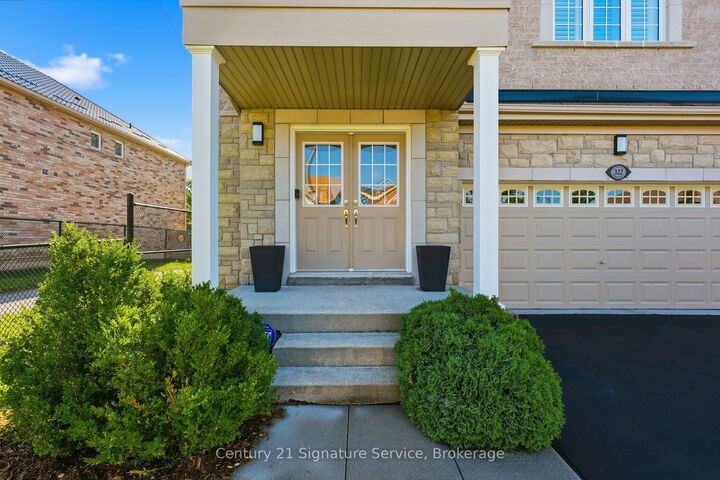 Property Photo: 322 Comiskey Crescent ON L5W 0C5