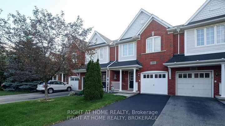 Property Photo:  3956 Stardust Drive  ON L5M 8A6 