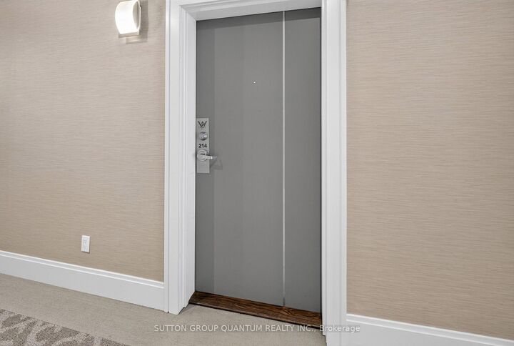 Property Photo:  128 Garden Drive 214  ON L6K 0H7 