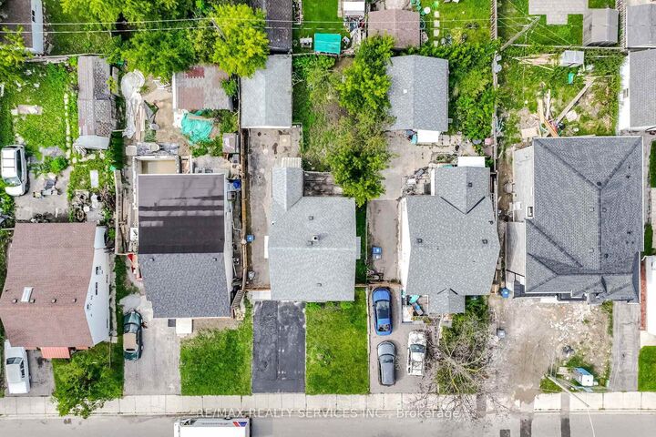 Property Photo:  3051 Churchill Avenue  ON L4T 1R4 