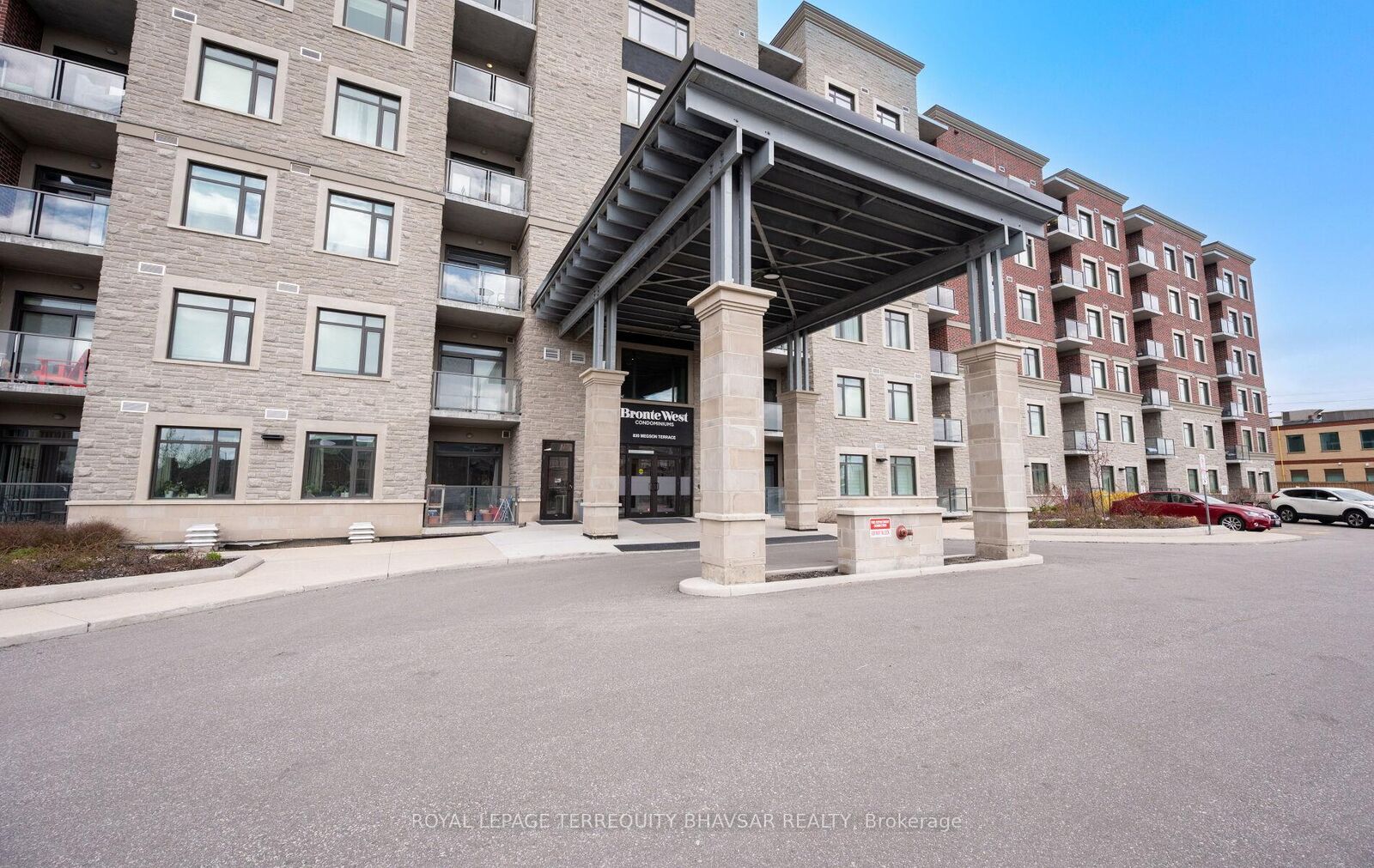 Property Photo:  830 Megson Terrace 621  ON L9T 9M7 