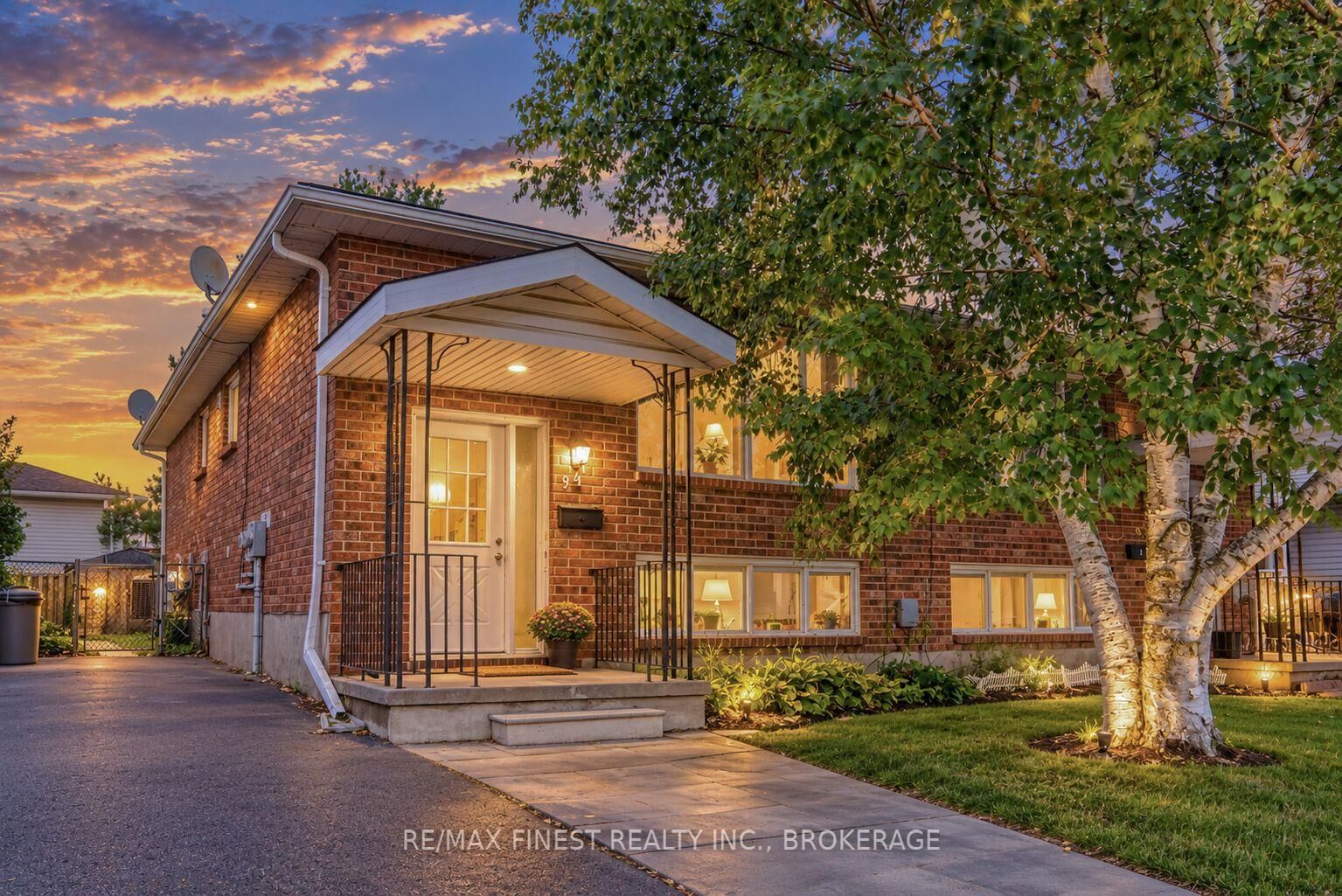 Property Photo:  941 Warburton Crescent  ON K7M 8L1 