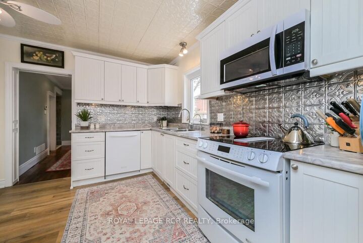 Property Photo: 1429 Queen Street ON L7K 0E4