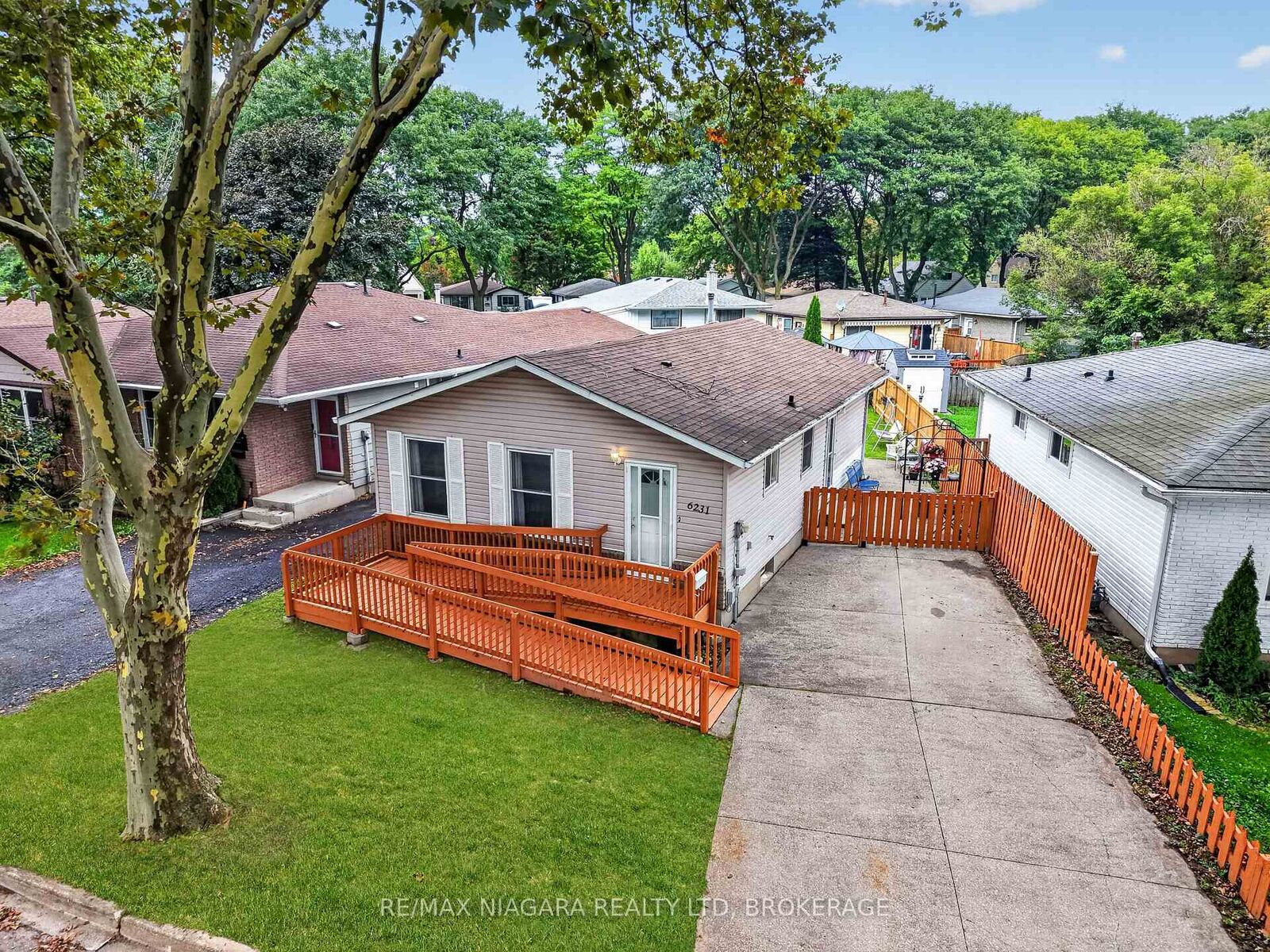 Property Photo:  6231 Johnson Drive  ON L2J 3J6 