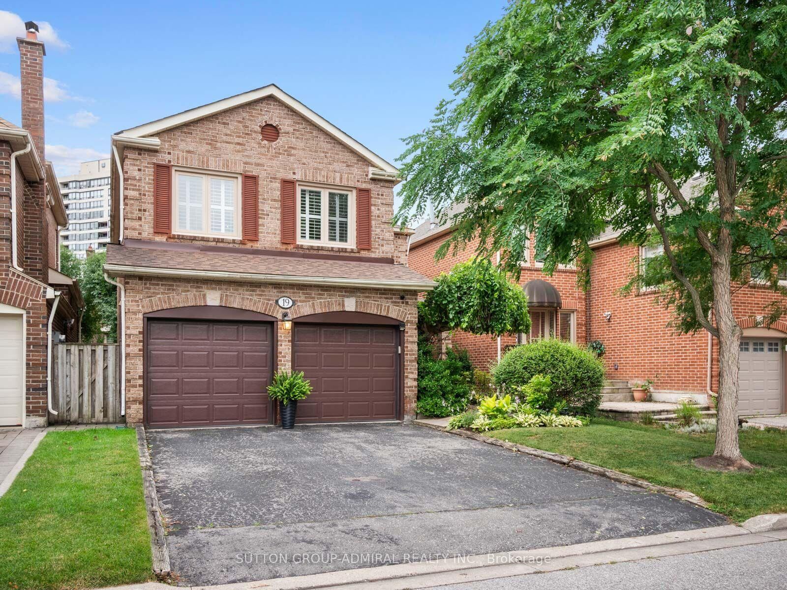 Property Photo:  19 Jessica Gardens  ON L4J 3G1 