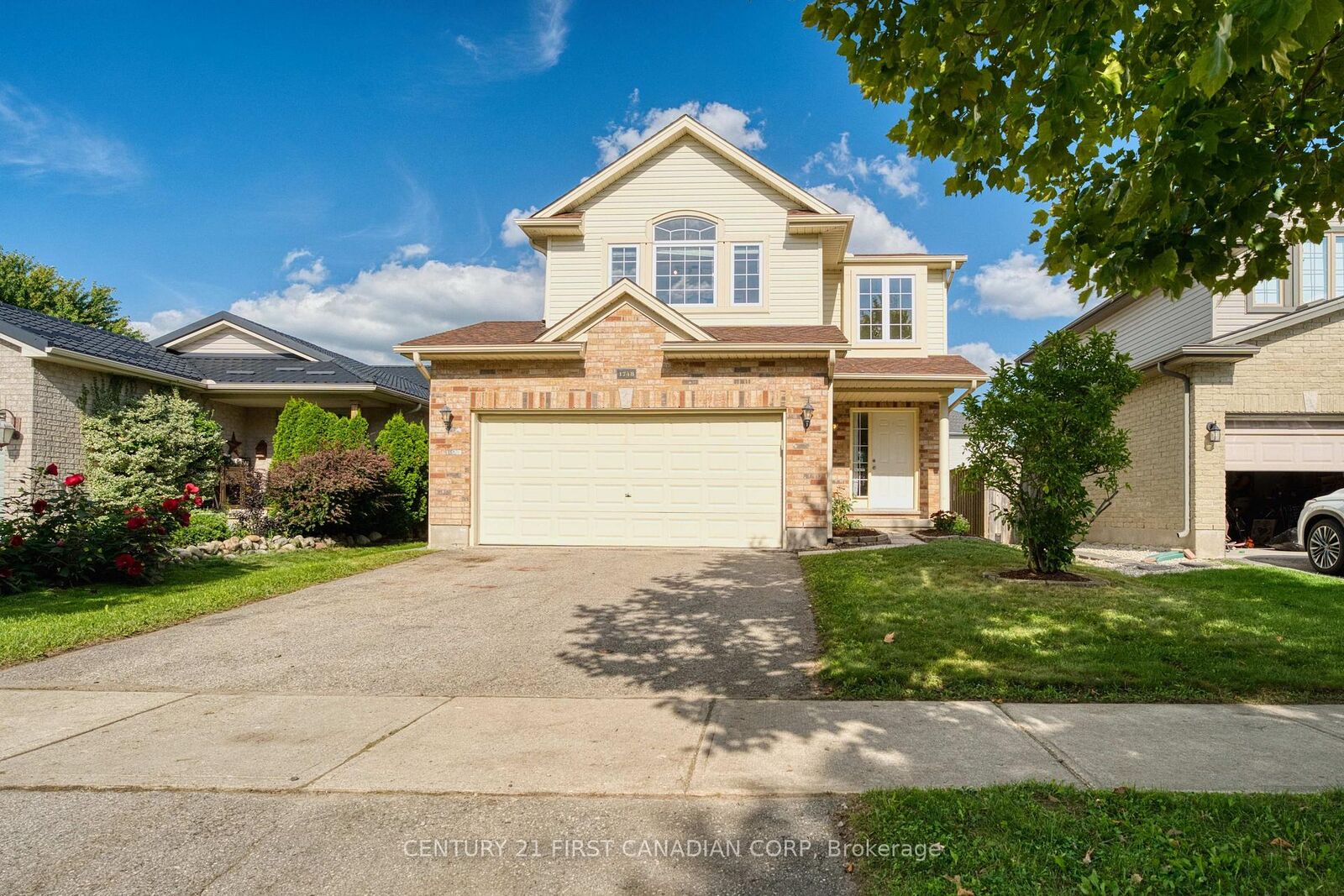 Property Photo: 1748 Ennismore Crescent ON N6G 5N2