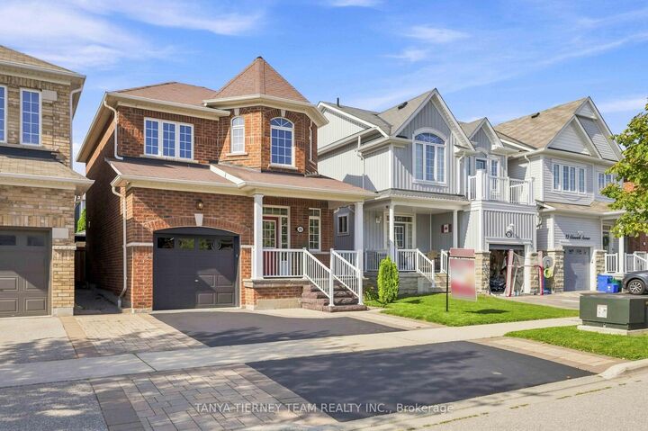 Property Photo: 26 Chiswick Avenue ON L1M 0E1