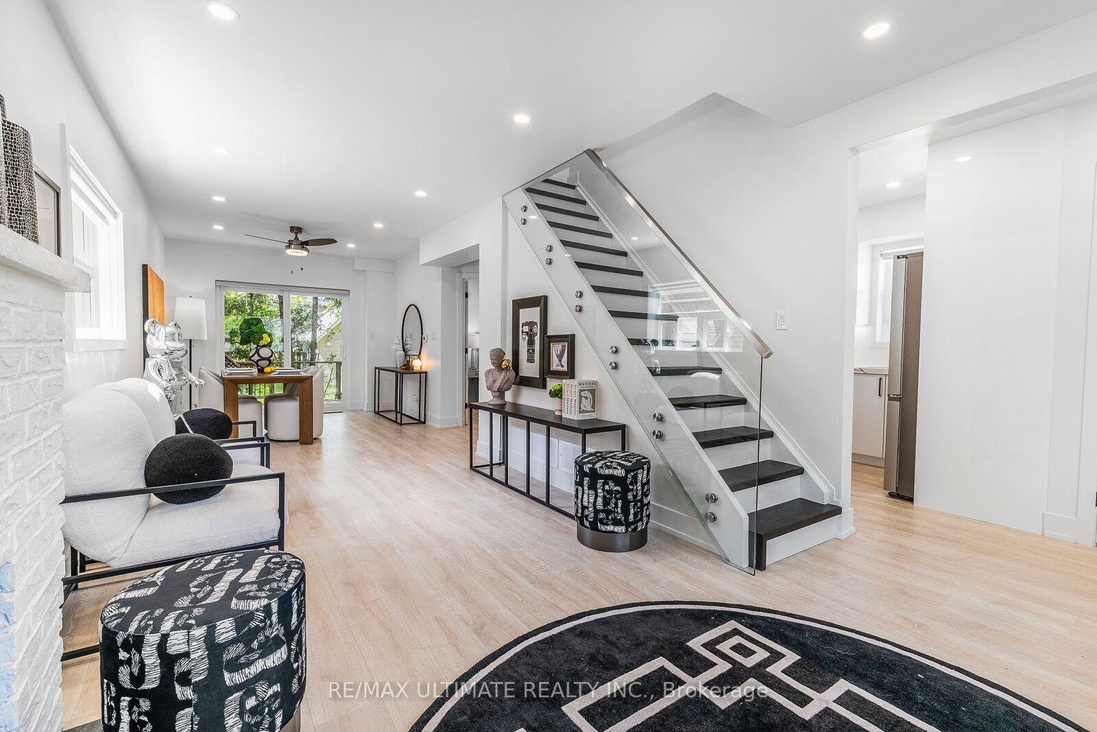 Property Photo: 54 Huntington Avenue Main ON M1K 4L1