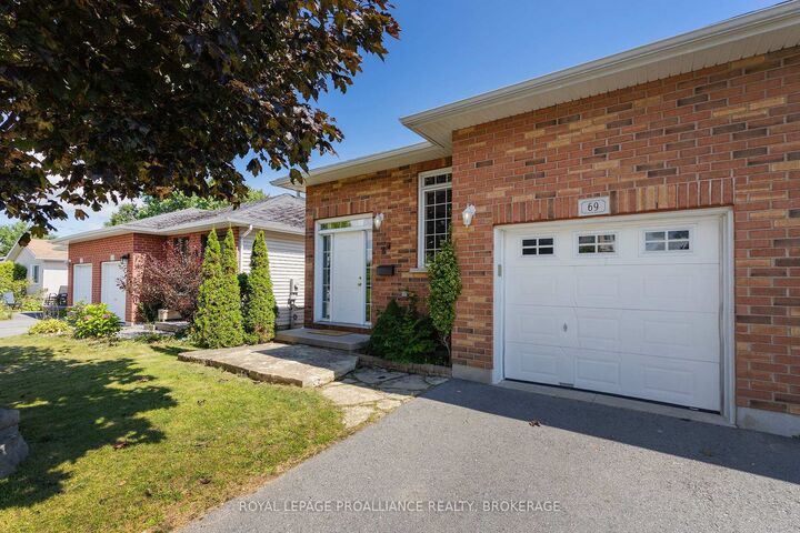 Property Photo:  69 Wiley Street  ON K7K 5B3 