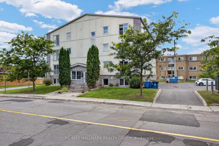 Property Photo:  646 Cummings Avenue 401  ON K1K 2K6 