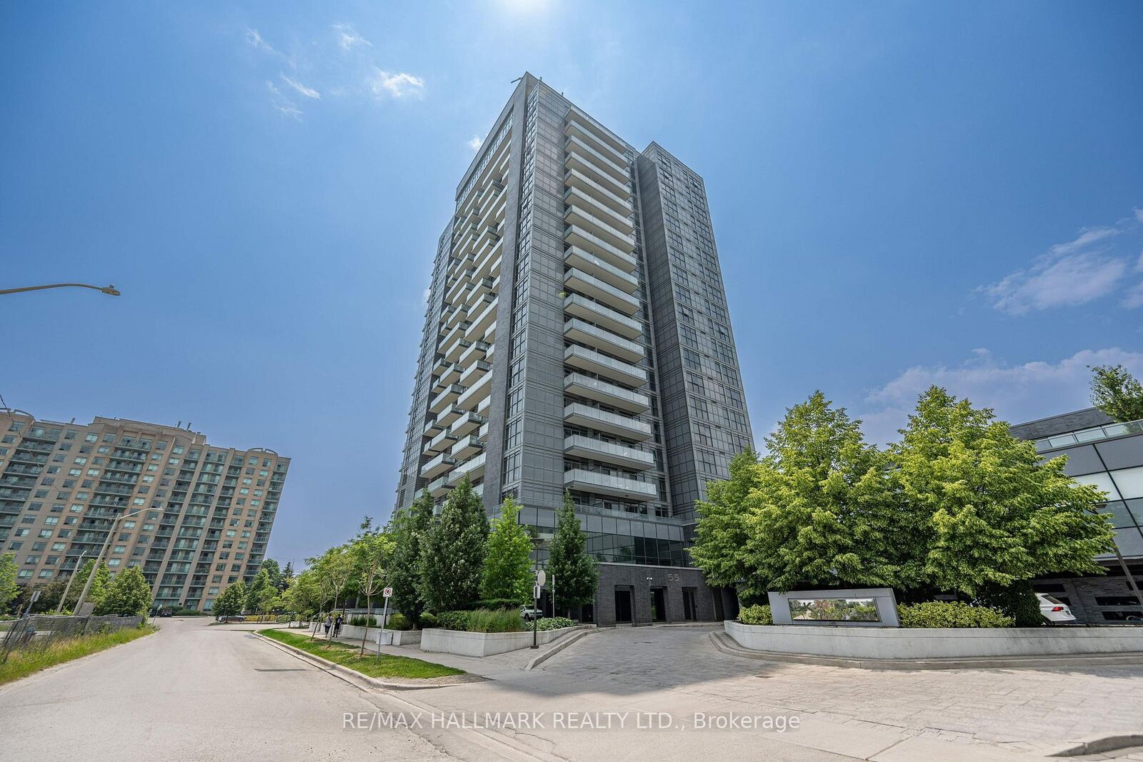 Property Photo:  55 Oneida Crescent 406  ON L4B 0E8 