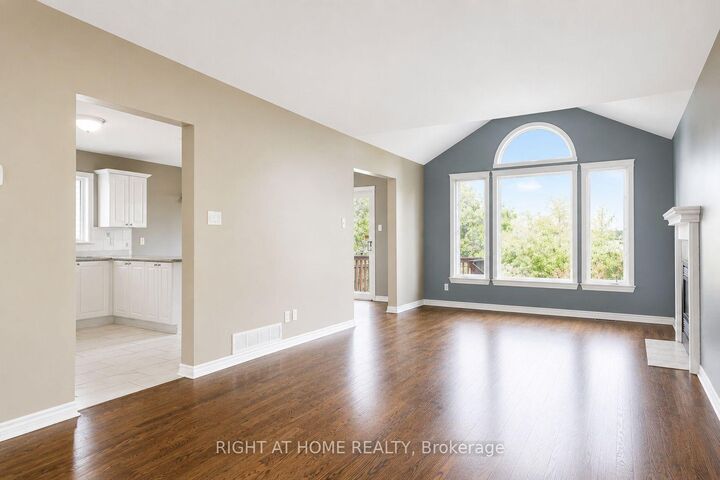 Property Photo:  18 Roberge Crescent  ON K2L 4G6 