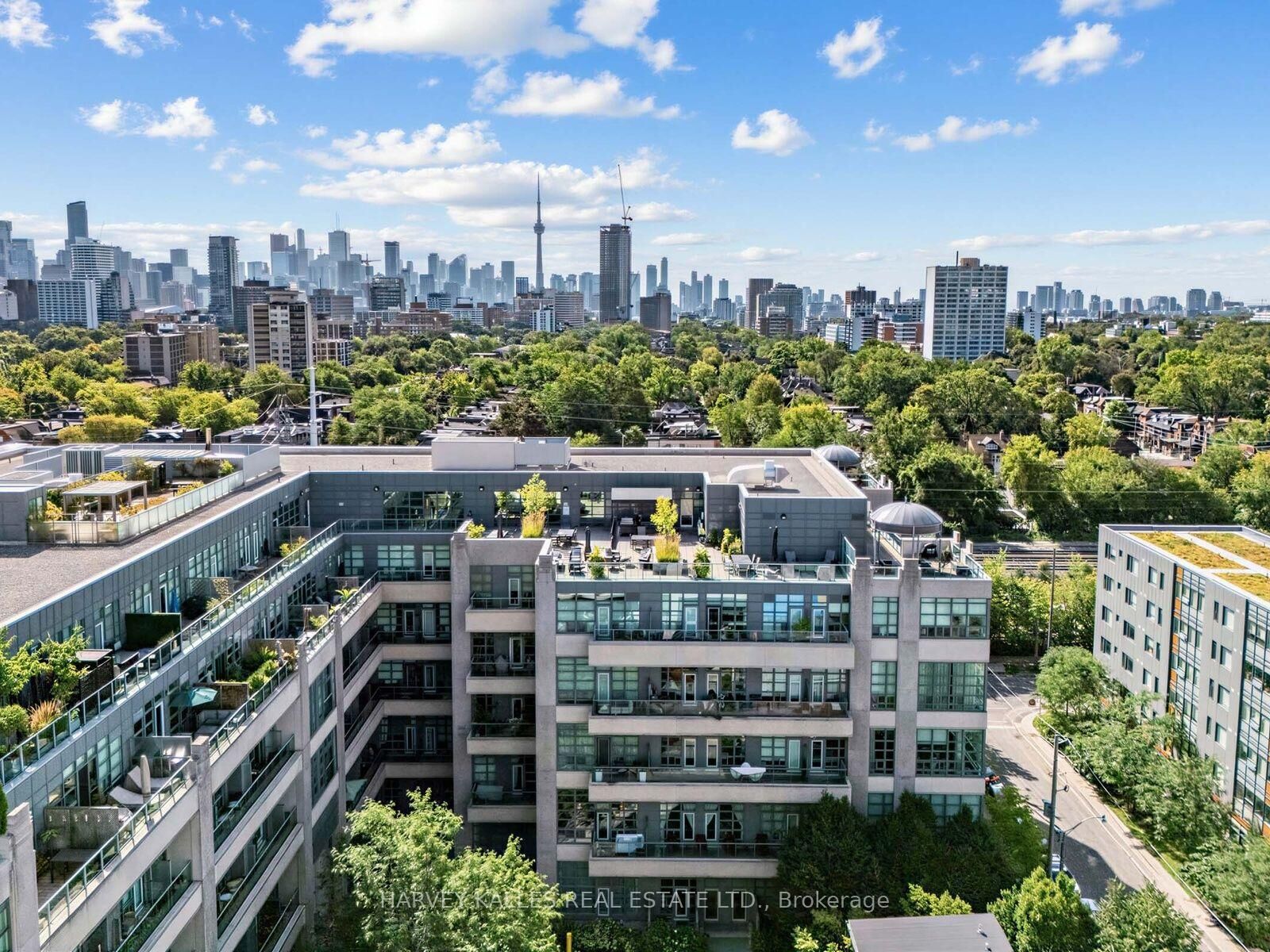 Property Photo:  380 Macpherson Avenue 106  ON M4V 3E3 