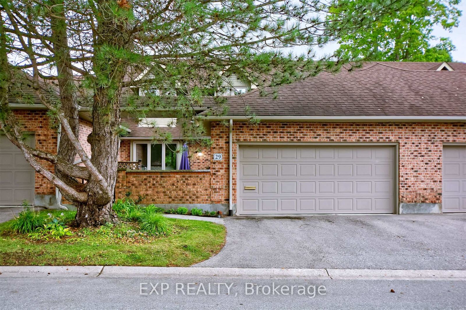 Property Photo: 1443 Commissioners Road 29 ON N6K 1E2
