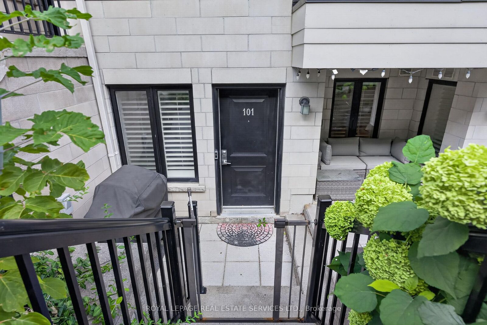 Property Photo:  30 Carnation Avenue 101  ON M8V 0B8 