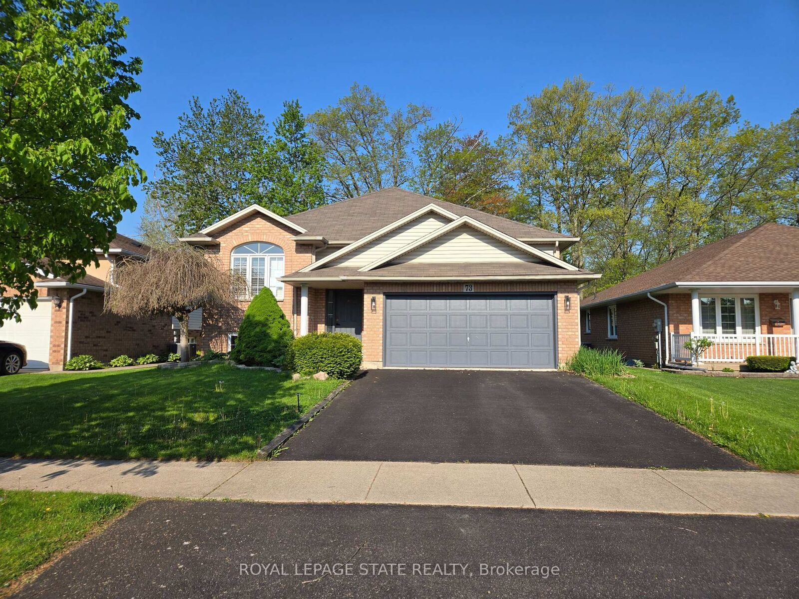 Property Photo:  73 Foxtail Avenue  ON L3C 7J6 