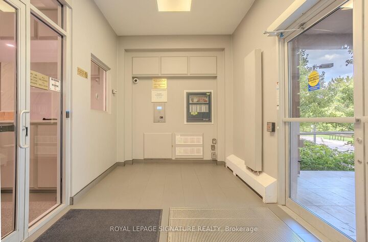 Property Photo:  975 Warwick Court 1608  ON L7T 3Z7 