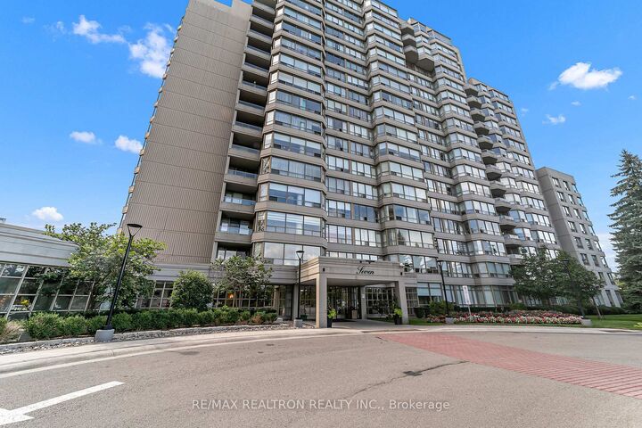 Property Photo: 7 Townsgate Drive 810 ON L4J 7Z9