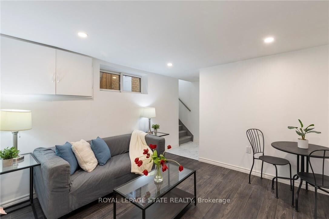 Property Photo:  7 Purdy Crescent 2  ON L9A 3B4 