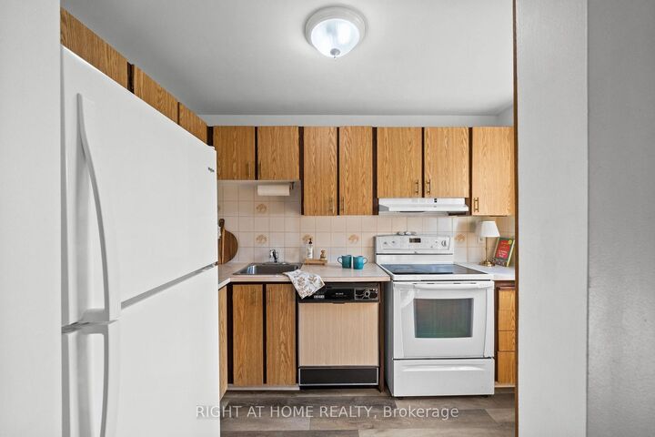 Property Photo: 158F Valley Stream Drive ON K2H 9C6
