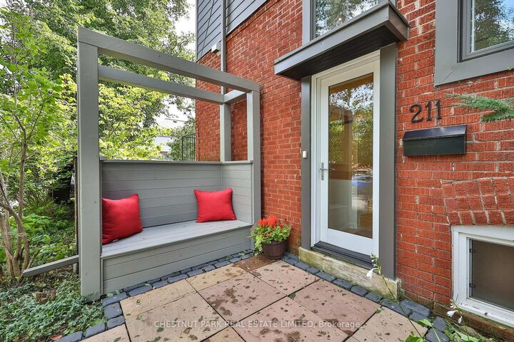 Property Photo:  211 Snowdon Avenue  ON M4N 2B4 