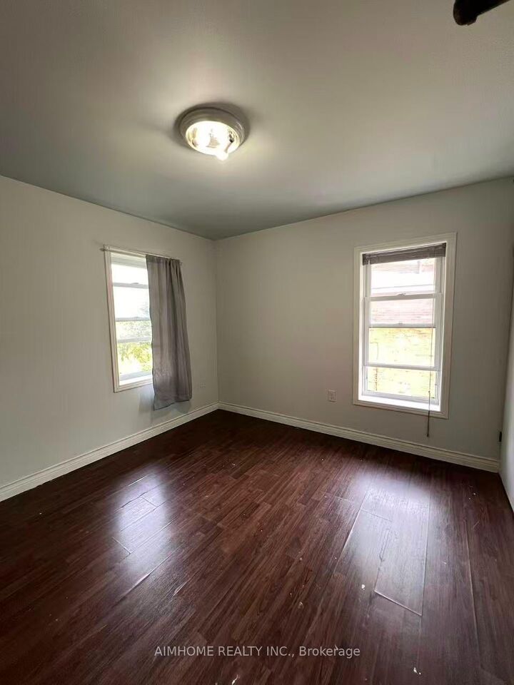 Property Photo:  