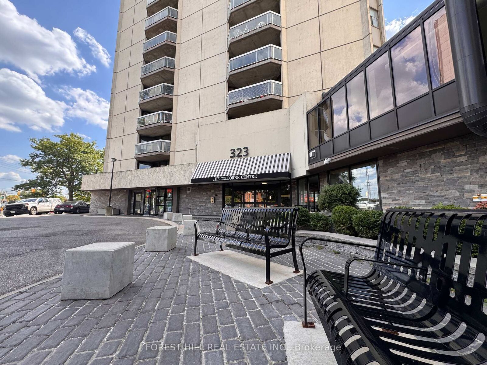 Property Photo:  323 Colborne Street 905  ON N6B 3N8 