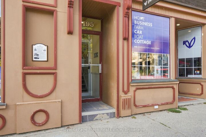 Property Photo:  195 Queen Street 2  ON L9L 1B9 