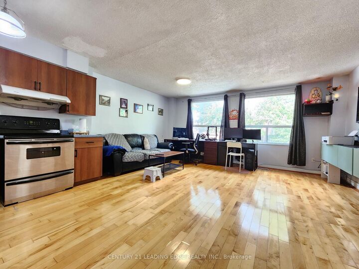Property Photo: 203 Lotherton Pathway 82 ON M6B 2G6