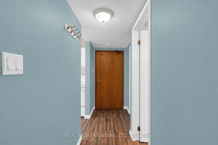 Property Photo:  25 Meadow Lane 206  ON L4N 7K2 