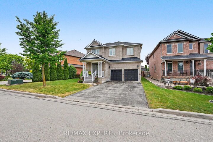 Property Photo:  15 Arrowood Crescent  ON L4H 2R4 