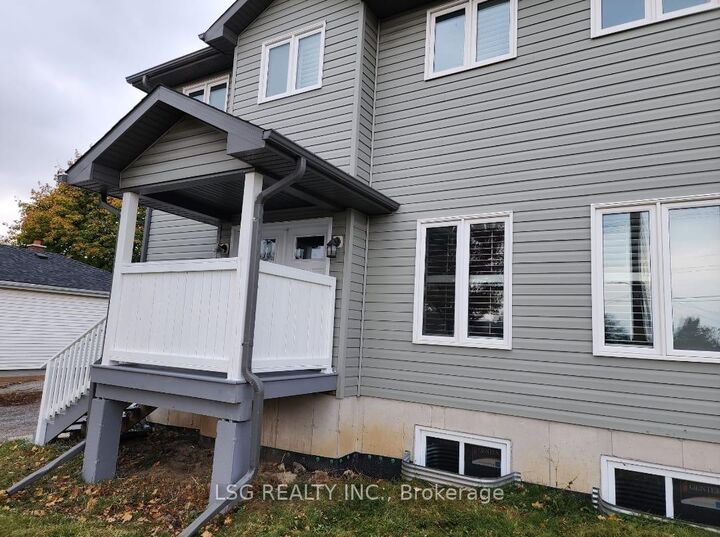 Property Photo:  412 Fennell Avenue E Basement  ON L9A 1T9 