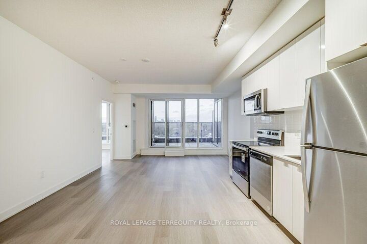 Property Photo:  859 The Queensway N/A 614  ON M8Z 1N8 