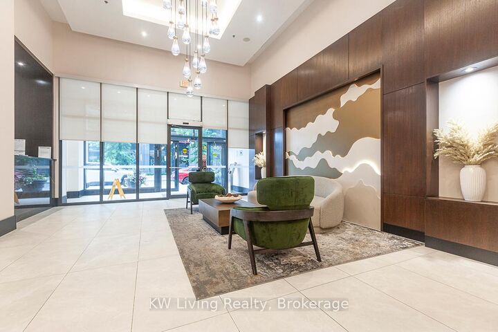 Property Photo:  4065 Brickstone Mews 1502  ON L5B 0G3 