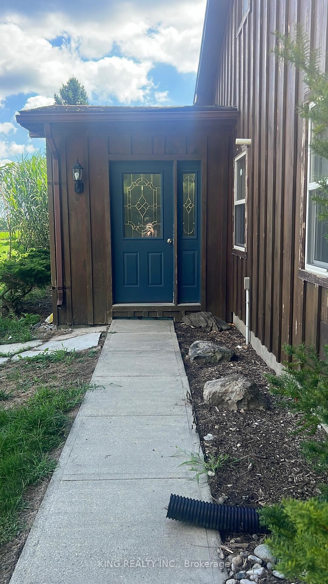 Property Photo:  431 Avon Drive N 1  ON N0L 1B0 